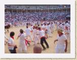 07July05 - Nay, Jenny, Baz, Andy in Spain - Running of Bulls 190 * 2272 x 1704 * (840KB)